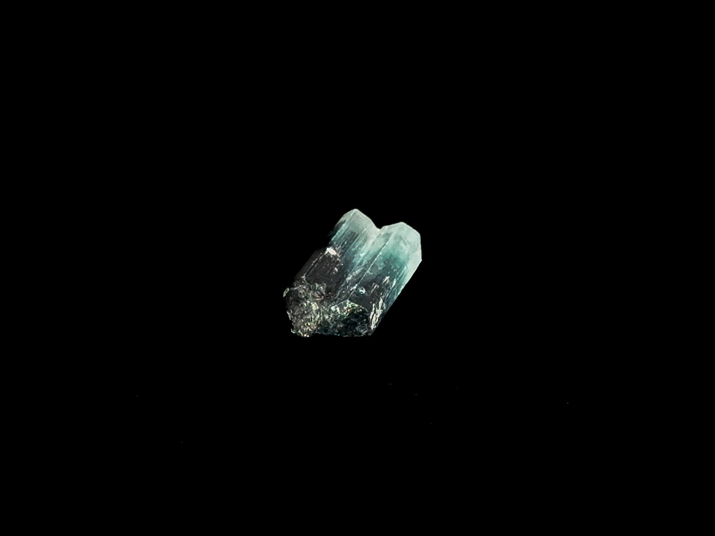 Two-Tone Blue Tourmaline 04