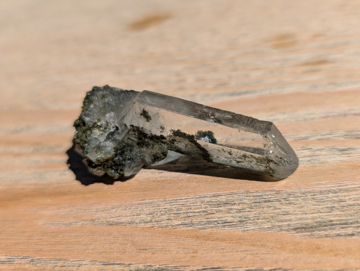 Chlorine Quartz (Moss Quartz) 012